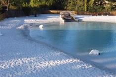 Lagoon, artificial beach - Camping Le Bois Joli