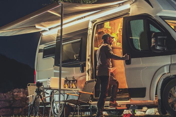 Pitch with services - Camping Le Bois Joli