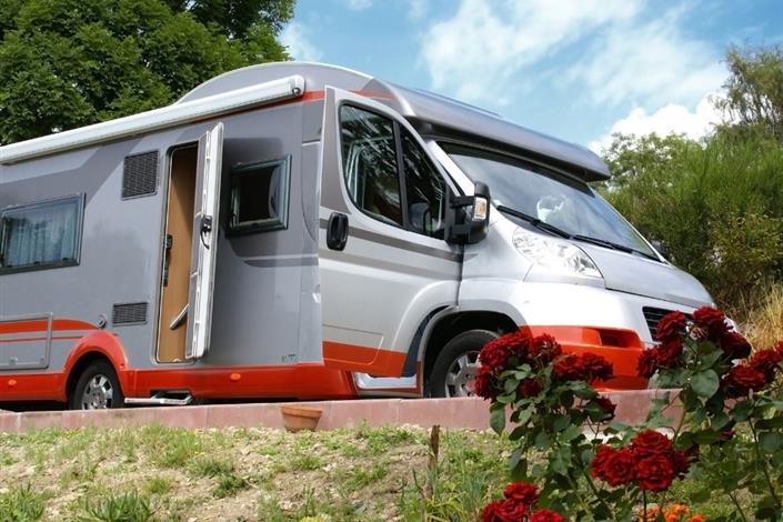 Pitches with electricity - Camping Le Bois Joli